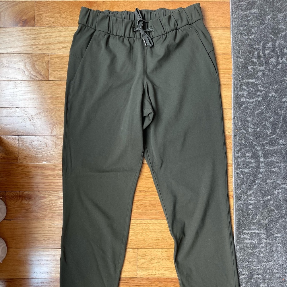 Lululemon On The Fly 7/8 Pant *27" - Dark Olive - Size 6